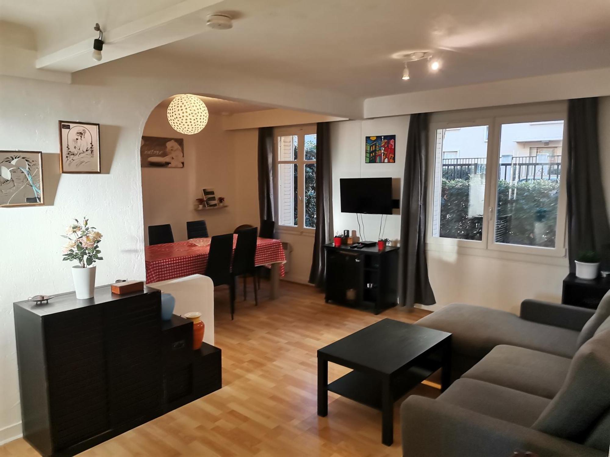 Big Ground Floor 2 Bedrooms Flat In A Quiet Building & Neighborghood Marseilles Buitenkant foto