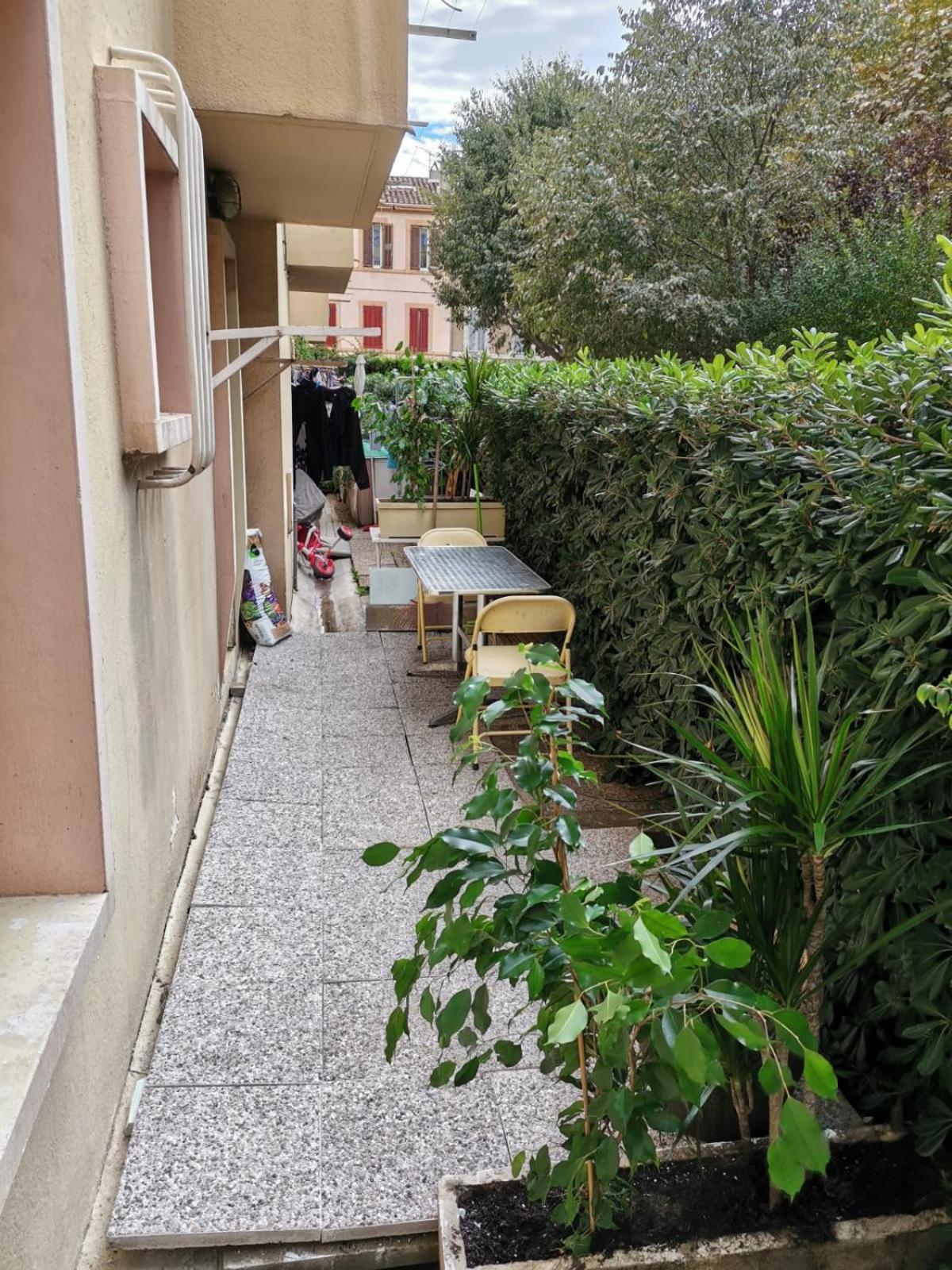 Big Ground Floor 2 Bedrooms Flat In A Quiet Building & Neighborghood Marseilles Buitenkant foto